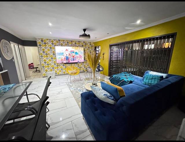 3 BEDROOM HOUSE FOR SALE IN PHUMULA